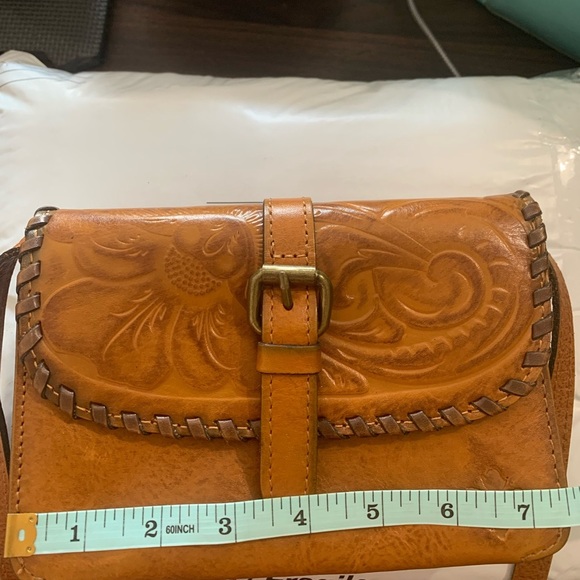 Patricia Nash Torri Crossbody Bag Greek Gold Embossed Floral Tooled Leather - Picture 15 of 16